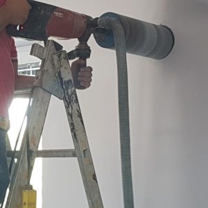 Gaurire perete pentru ventilatie
